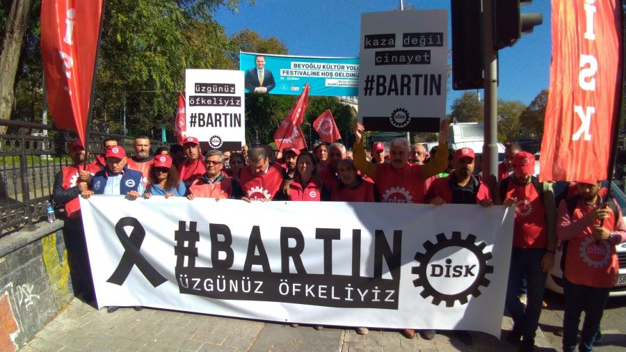 DİSK,  BARTIN İÇİN EYLEM YAPTI: “KAZA DEĞİL CİNAYET”