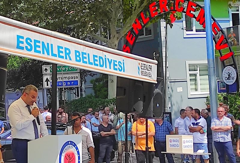 ESENLER CEMEVİ AŞURE DAĞITTI- SİYASİLER ŞOV YAPTI