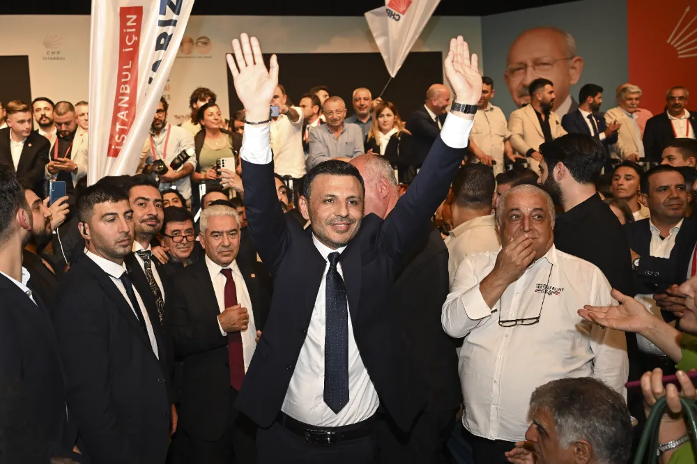CHP İstanbul’da büyük temizlik |Özgür Çelik kazandı