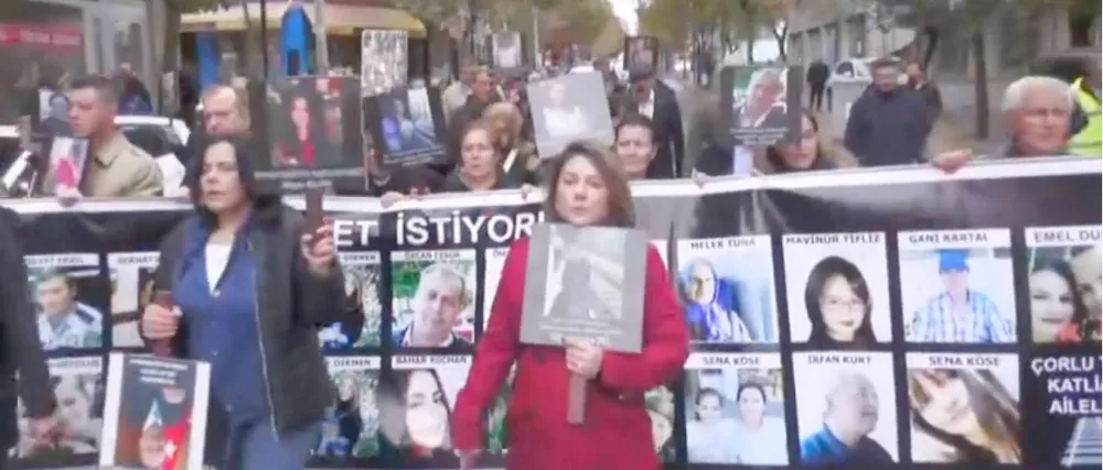MISRA ÖZ: ADALETİ İSTEMİYORUZ, BEKLİYORUZ