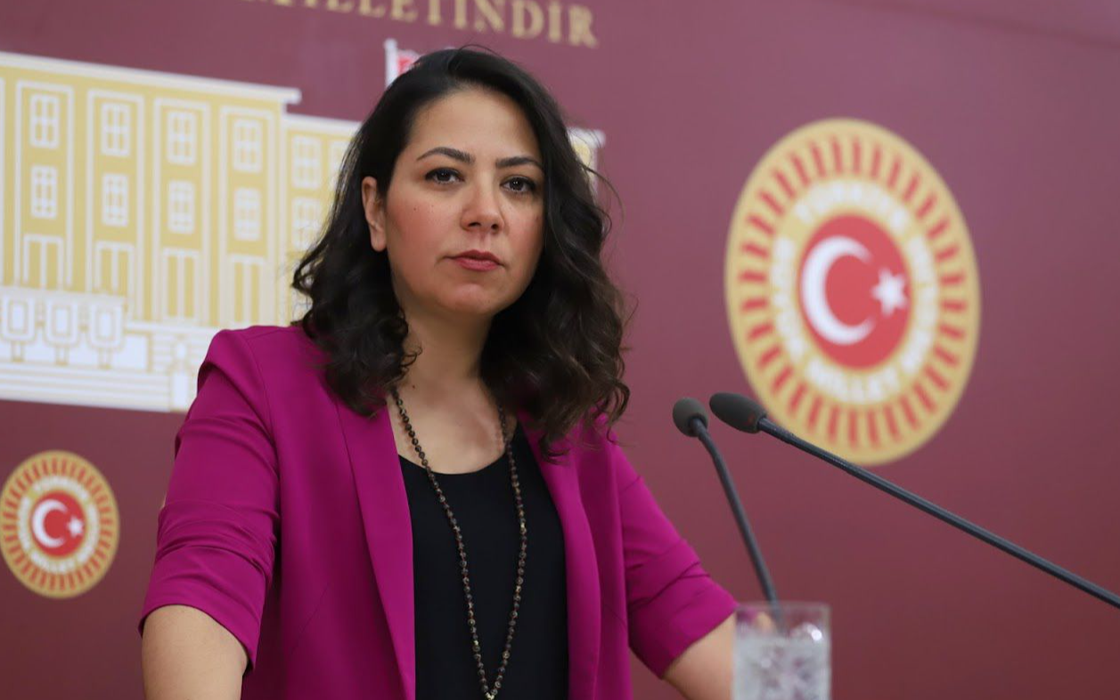 Kadıgil: Depremden kurtardığımız çocukları tarikatlara vermeyeceğiz