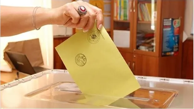 Bayrakçı  2 kent  için  anket  sonuçlarını  paylaştı