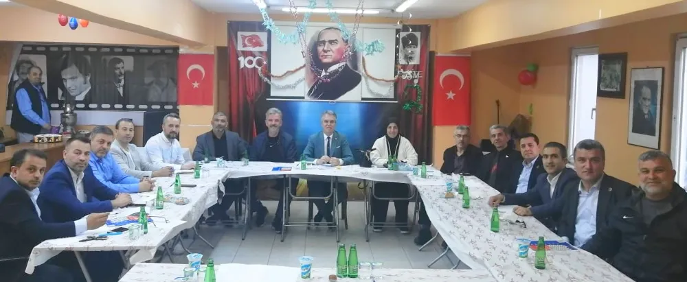 ESENLER’DEKİ MUHTARLARIN TEMSİLCİSİ RECEP YAVAŞ