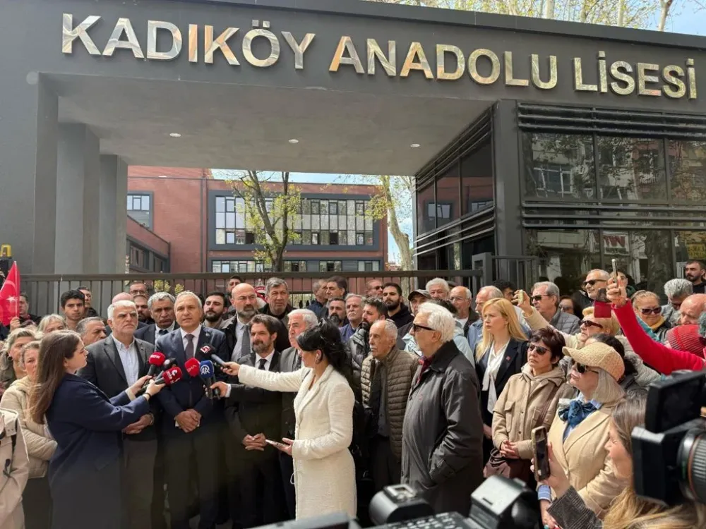 LİSELİ ÖĞRENCİLER  DERSLERİ BOYKOT ETTİ...