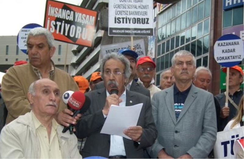 Emekliler insanca yaşam için yürüdü
