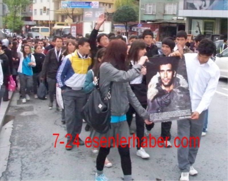 ESENLERDE LİSELİLER DENİZLERİ ANDI