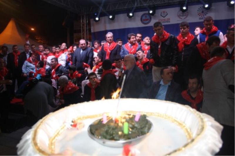 Şov Devam Ediyor. Bizi izlemeye Devam edin!