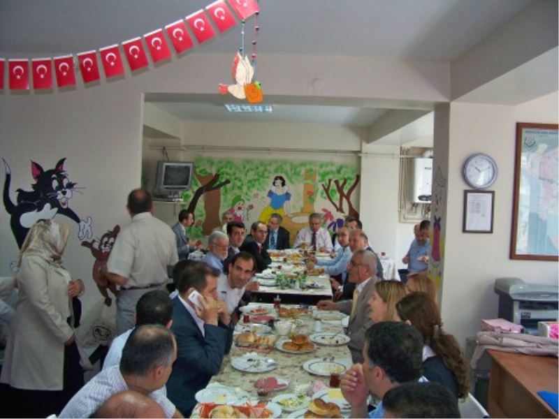 ENGELLİLER HAFTASINA EMEĞİ GEÇENLERE PLAKET