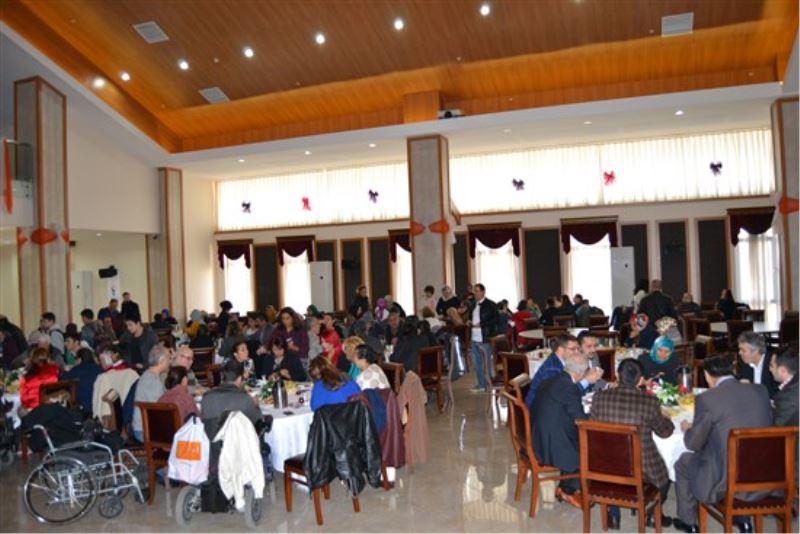 Kahvecioğlları, engellileri yalnız bırakmadı