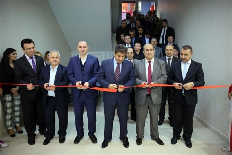 Açılışta muhalefet yok