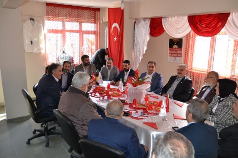 Saadet Partisi Kızılayı Ziyaretti