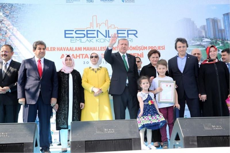 5 Aileye Konutlarının Tapularını Teslim Etti
