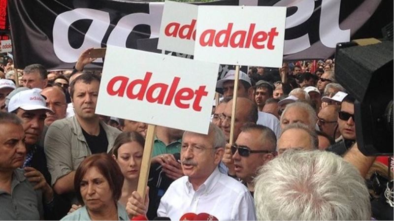 Oturma eylemi başlatırız