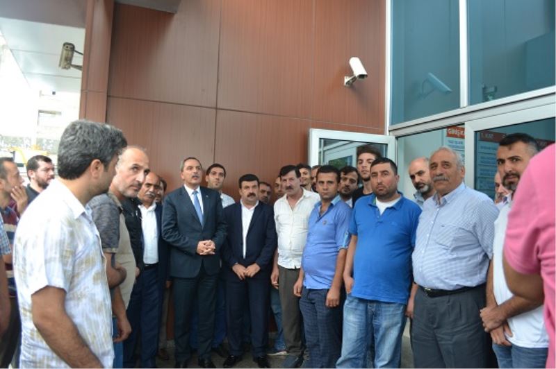 Esenlerdeki Pazarcılar Belediyenin Kapısına Dayandı  
