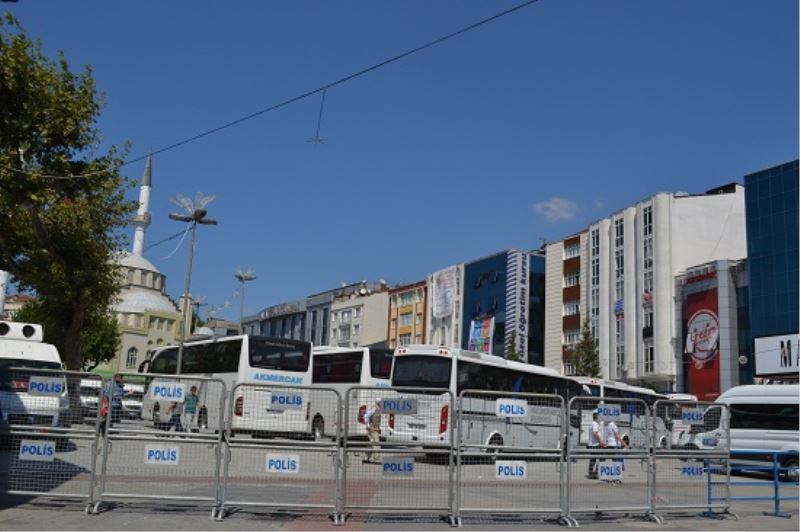Halktan Korktular, Güvenlik Duvarı Ördüler