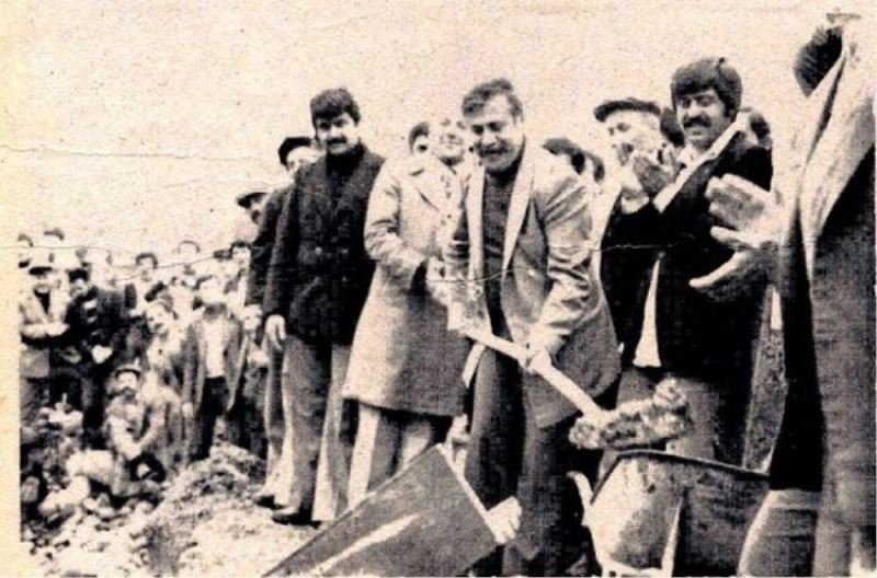 ‘O yüreklerimizde bir çınardı