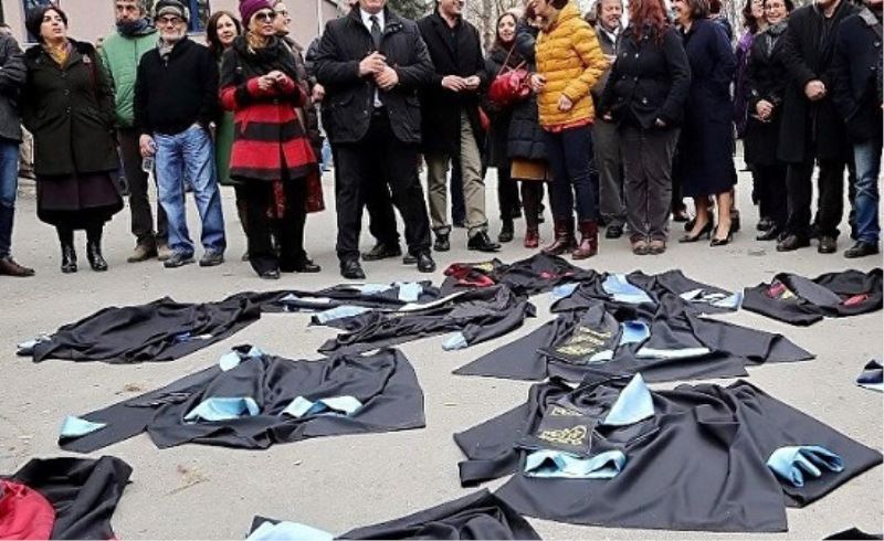 Son KHK faturası: Barış Akademisyenleri de ihraç edildi soruşturan da