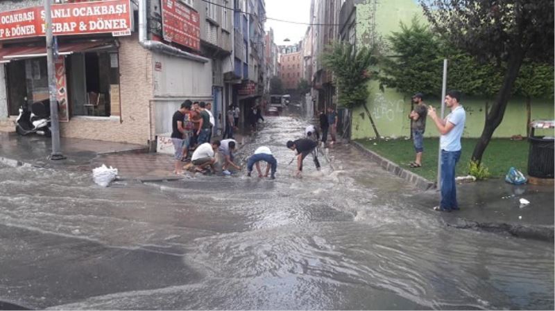 Esenler Sağanakla Perişan