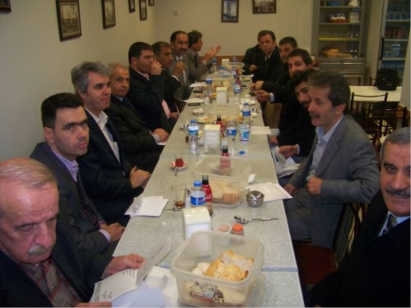 Muhtarların Yemekli Toplantısı