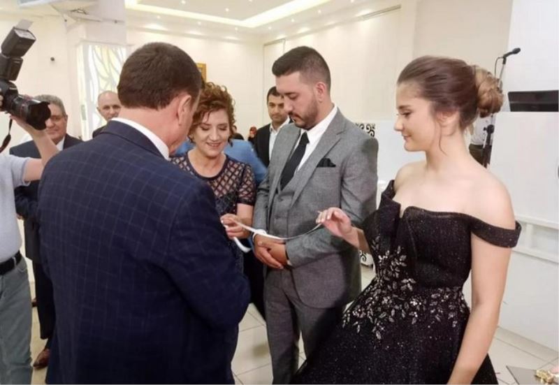 Şahin ve Budak ailelerinin mutlu günü
