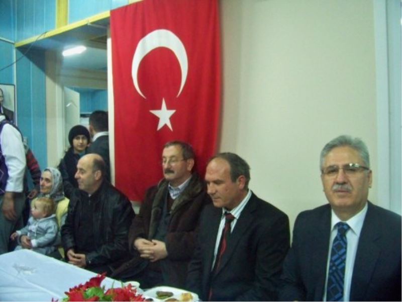 Esenler Kaymakam Yeni Yıla Halkı ile Girdi.