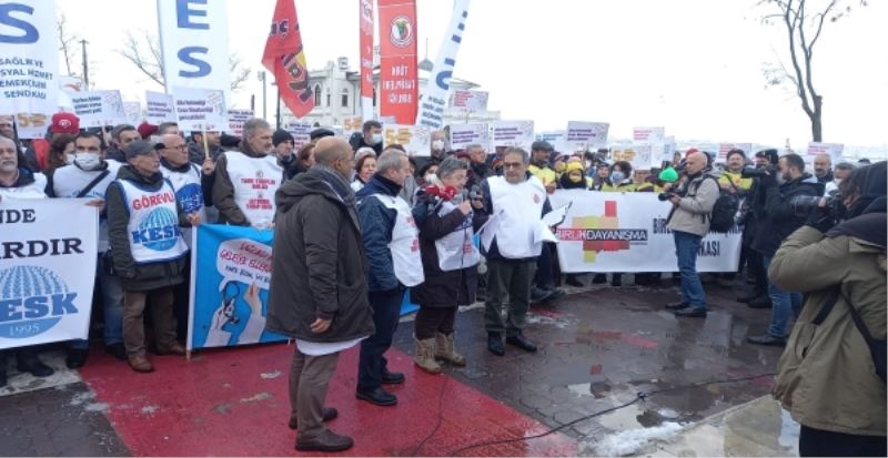 Sağlık emekçileri AKP Genel Başkanına seslendi: Hiçbir yere gitmiyoruz, hakkımız olanı alacağız