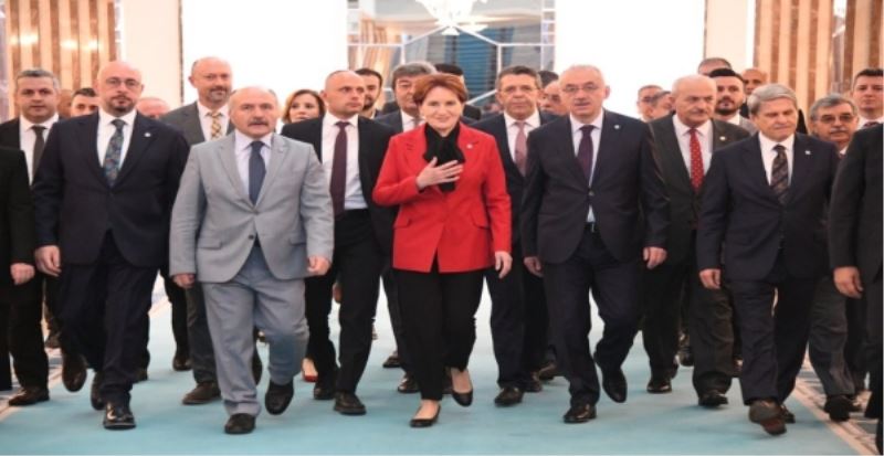 Akşener: Derin yoksulluk sokaklarda, dükkânlarda, meydanlarda